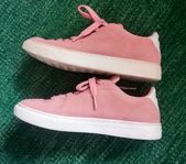 Sneakers i rosa mocca.
