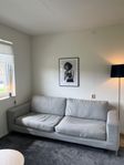 Soffa Ihre ljusgrå 