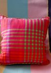 Kuddvar i Designers Guild tyg.