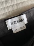 Weekday svarta byxor 