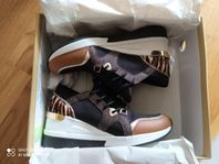 Michael Kors - aldrig använda STORLEK 35,5
