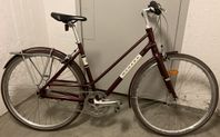 Monark Urban 317 bordeaux, ram 510 - hjul 28"- 7vxl