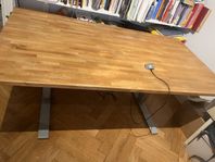 Höj- och sänkbart skrivbord, Edsbyn. Elektriskt