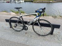 Billig racer i fint skick