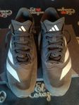 ADIDAS SPIKSKOR 