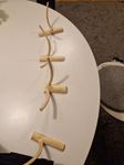 Hemmagjorda hängare från gran