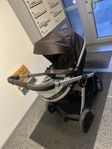 Chicco barnvagn av märket Chicco med bil stol