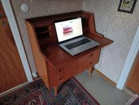 Skrivbyrå med design