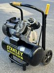 Kraftig tvåcylindrig proffskompressor - Stanley FATMAX