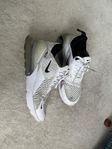 Nike 270. 41 