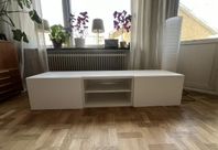 Bestå TV-bänk