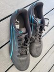Fotbollsskor puma stl 40