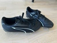 Puma fotbollsskor barn storlek 29