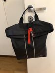 BabyBjörn Baby Carrier one