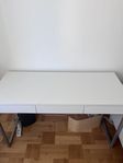 Skrivbord B126 x D52 x H77
