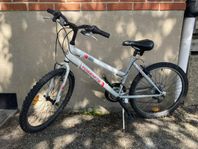 Yosemite MTB 24 tum – 18 växlar – Fint skick!