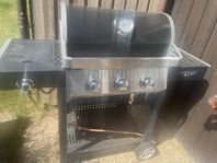 Gasolgrill, Performance, med kokplatta