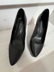 Pumps i läder från Tiger of Sweden