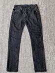 Svarta jeans i strl w28 från Paul Smith