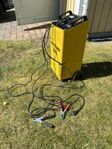 Batteriladdare med starthjälp