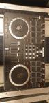 Dj Mixer Numark mixtrack quad.