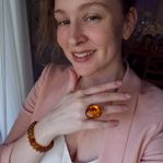 Exklusiv 100% äkta bärnsten ring! 28mmx22mm.