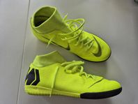 Nike fotbollsskor (inomhus)