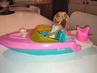 Stort paket med Barbie,hus,båt,pool.