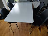 Köksbord och 4 stolar