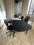 kontor bord samt stolar
