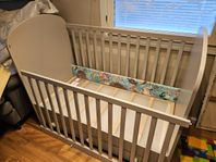 IKEA Gonatt spjälsäng med tillbehör