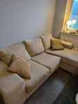 Beige soffa
