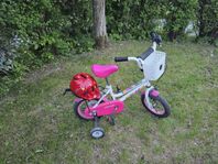 Barncyklar med hjälm 