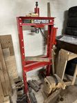 Hydraulisk verkstadspress 20 ton – säljes