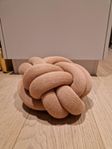 Kudde Knot dusty pink Designtorget