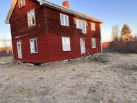 Stort timmerhus plus tomt