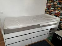 barnsäng med förvaring 90*200