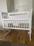 Troll bedside crib