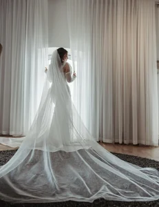 Designad brudklänning från LY Couture Stockholm