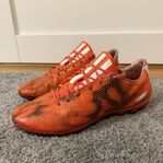Adidas F10 Adizero AG fotbollsskor (storlek 42) 