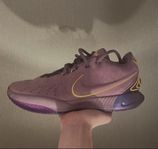 Nike Lebron 21