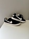 Nike NSW Tiempo Sneakers Herr Svart EUR 41