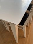 Matbord och fyra stolar från Folkhemmet + iläggsskiva
