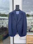 Suitsupply marinblå kostym, 48