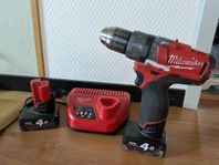 Milwaukee M12 CDD Skruvdragare med 2x4.0 Ah + laddare
