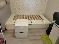 Nordli sängstomme och sängbord