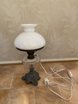 Äldre fotogenlampa 