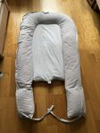 Babynest från Vinter & Bloom, Nordic Leaf Calm Grey