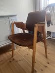 Stol med armstöd i teak (Gärsnäs)