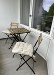 Bord och stolar till uteplatsen